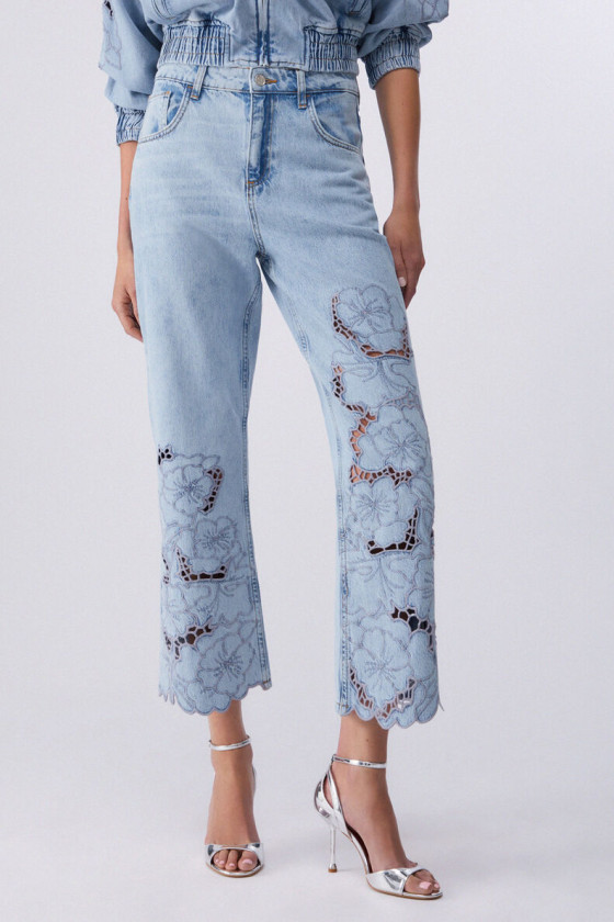 CALÇAS JEANS BORDADO VAZADO